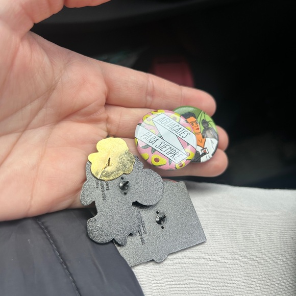 Assorted Bundle of Pins - Picture 5 of 5